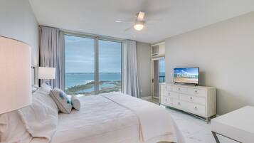 Kondominium Khas, 3 kamar tidur, balkon, pemandangan pantai | Didekorasi berbeda-beda dan dilengkapi dengan perabotan berbeda-beda