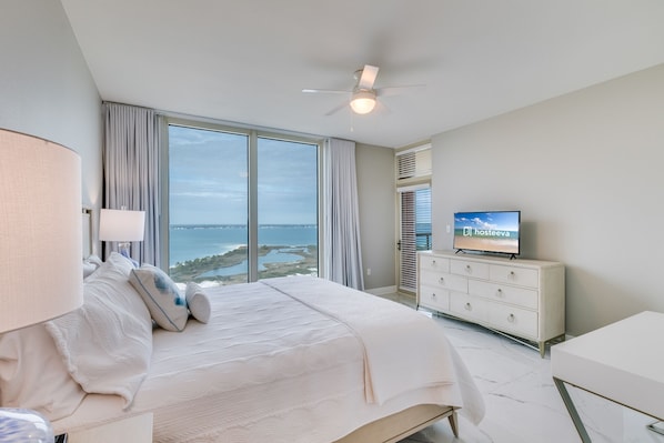 Kondominium Khas, 3 kamar tidur, balkon, pemandangan pantai | Didekorasi berbeda-beda dan dilengkapi dengan perabotan berbeda-beda