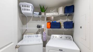 Kondominium Khas, 3 kamar tidur, balkon, pemandangan pantai | Laundry