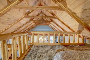 1 bedroom, desk, iron/ironing board, WiFi