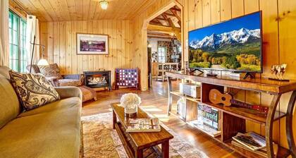 Cozy Cabin Getaway with Mountain Views & Fireplace