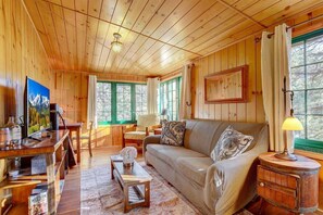 TV, fireplace, DVD player, offices