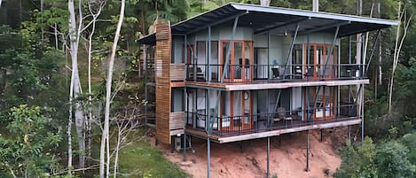 Chalet, 2 chambres, fumeurs, balcon | Entrée de l’hébergement