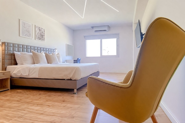 Camera Comfort, 1 letto king, bagno privato, vista giardino | Ferro/asse da stiro, Wi-Fi gratuito