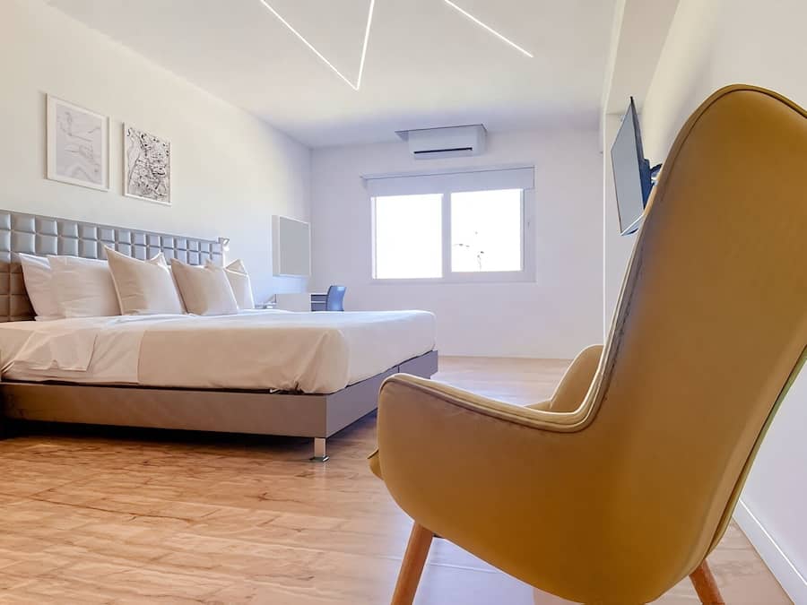 Iron/ironing board, free WiFi