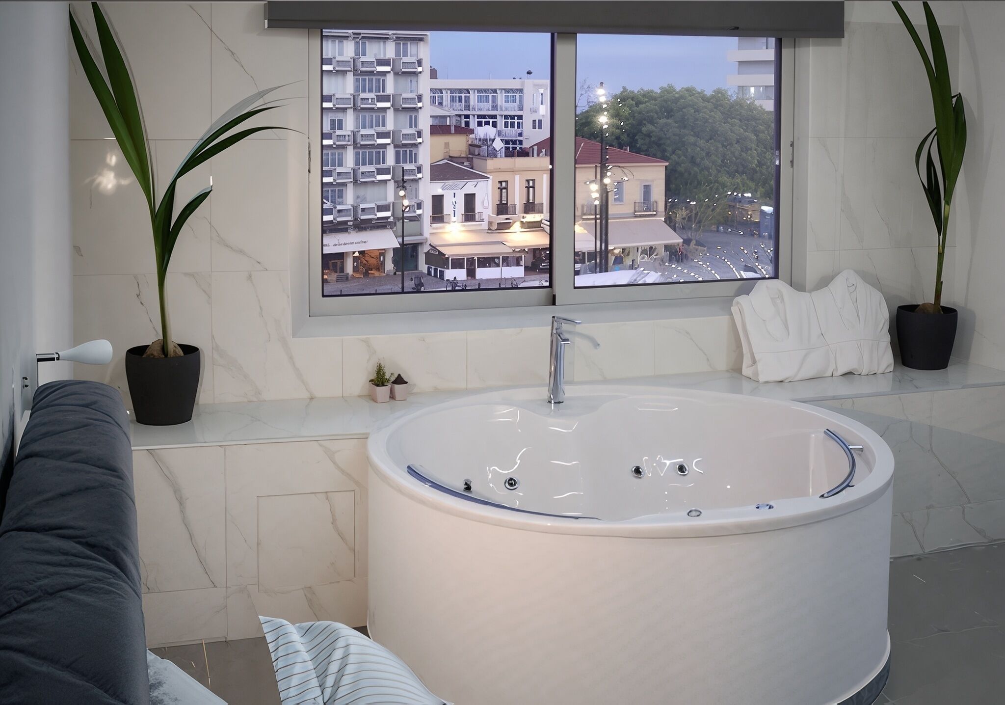 Kamar Deluks, 1 kamar tidur, pemandangan kota | Setrika/meja setrika dan Wi-Fi gratis