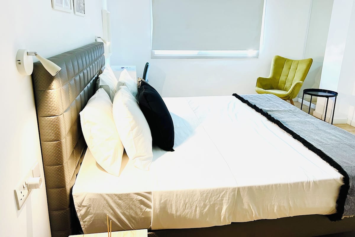Estudio Confort, lanai, vista a la ciudad | Tabla de planchar con plancha y wifi gratis