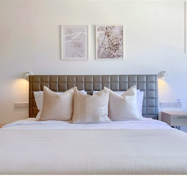 Comfort Studio, Lanai, City View | Iron/ironing board, free WiFi