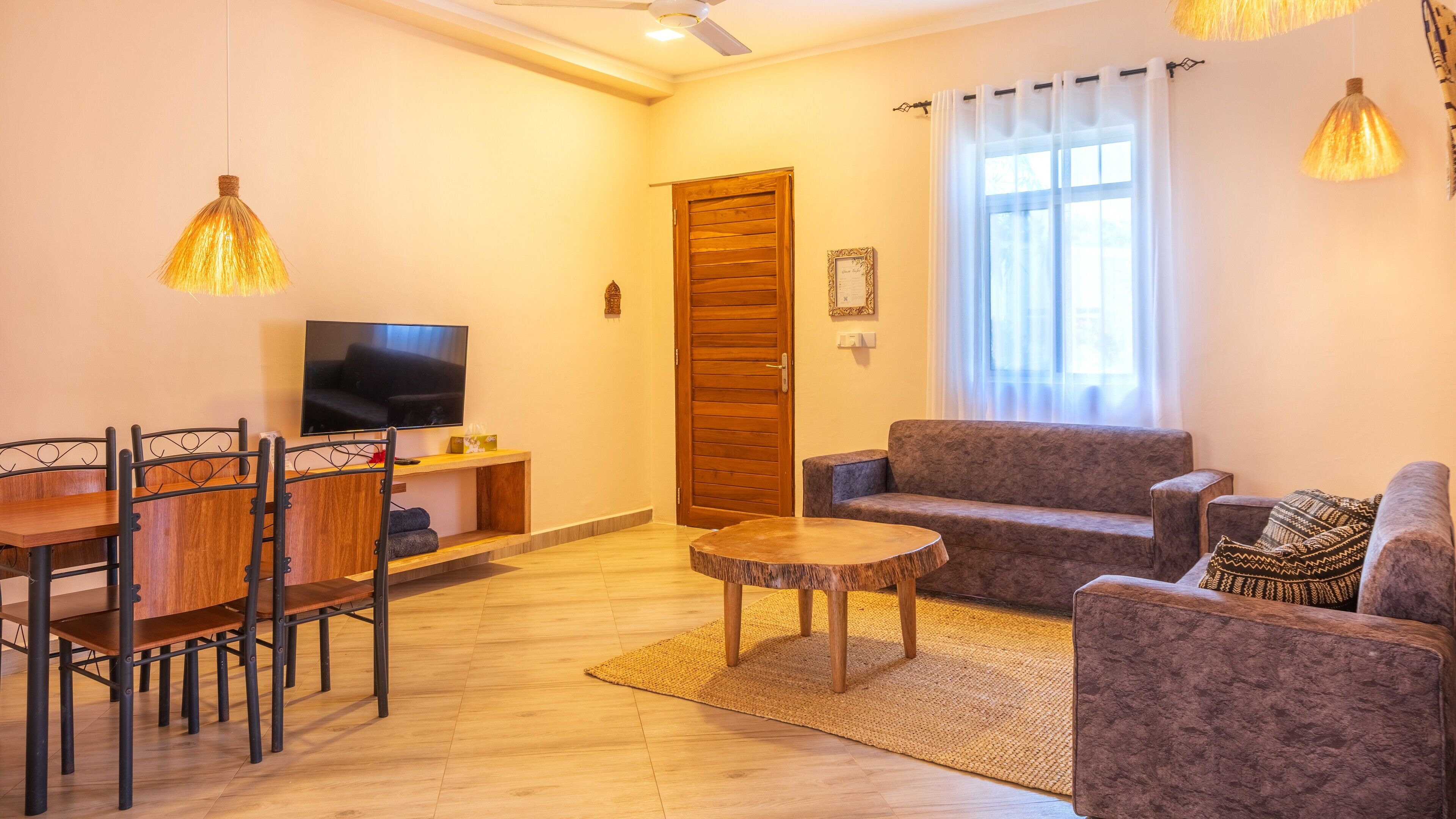 Leilighet, 2 soverom, hageutsikt, ved stranden | Oppholdsområde | Printere