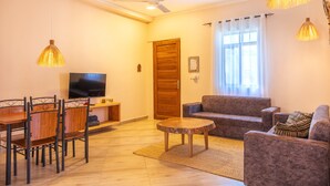 Căn hộ, 2 phòng ngủ, quang cảnh vườn, cạnh bãi biển | Khu phòng khách | Máy in 