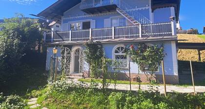 Stunning private villa for 10 guests with TV, terrace and pets allowed