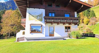 Stunning private villa for 9 people with TV, balcony, pets allowed and panoramic view