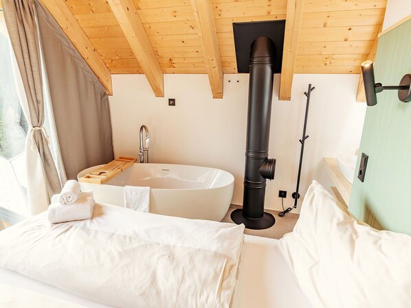 2 Schlafzimmer, Reisekinderbett, kostenloses WLAN, Bettwäsche