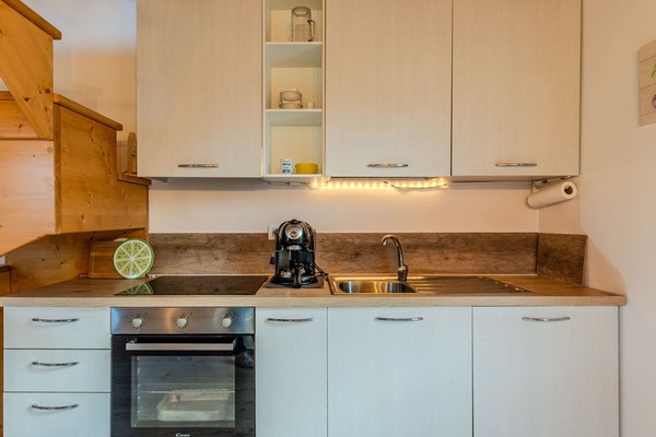 Möbel, Interior Design, Flooring, Couch, Fussboden, Wand, Holz, Wohnzimmer, Zimmer, Zuhause