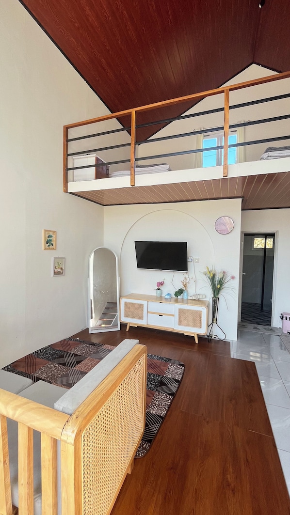 Family Double Room | Living room | 24-inch Smart TV with digital channels