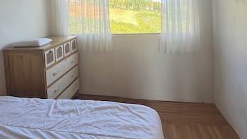 Family Room, Balcony | Desk, free WiFi, bed sheets