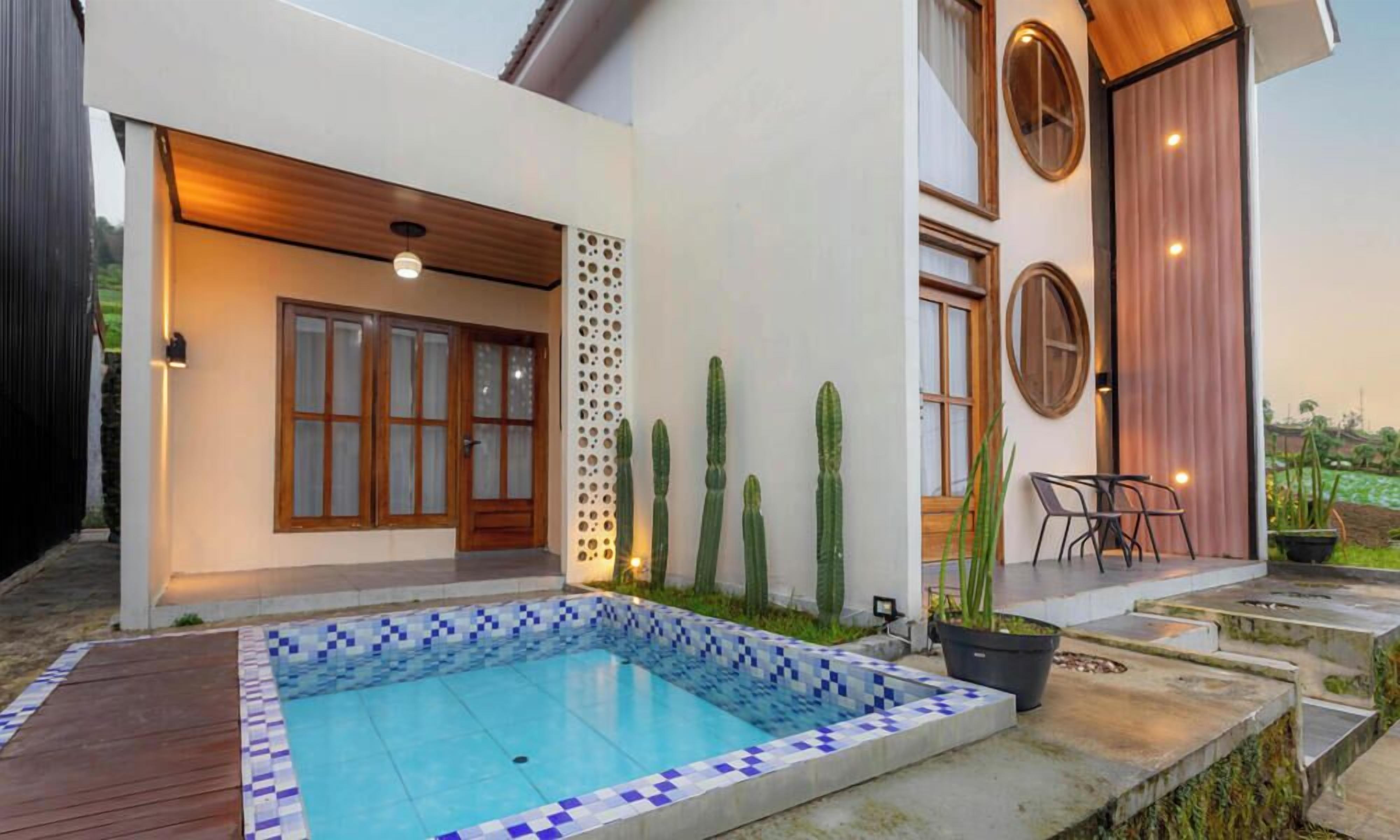 Kolam renang outdoor