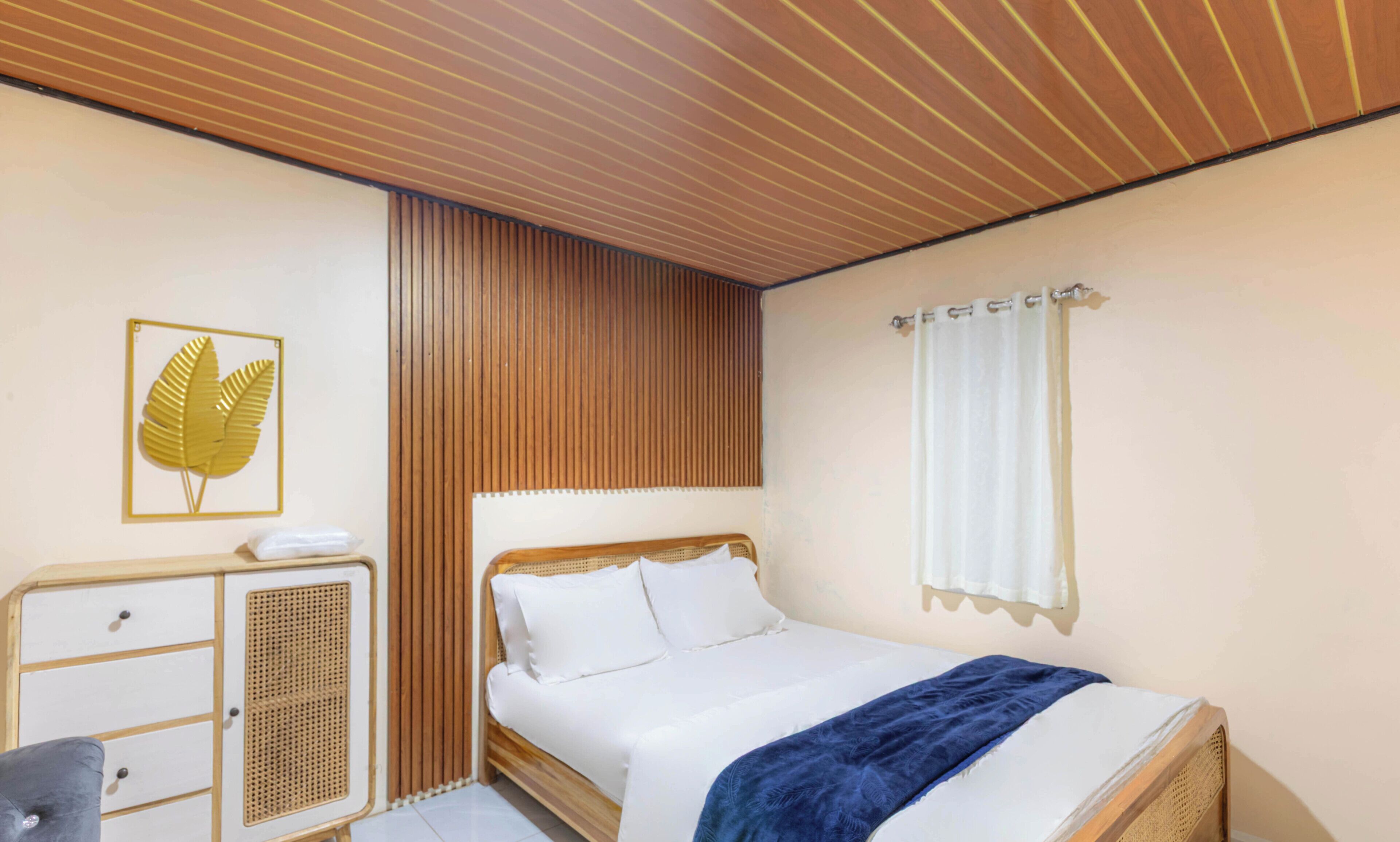 Family Double Room | Desk, free WiFi, bed sheets