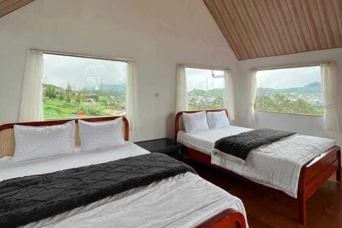 Family Room, Balcony | Desk, free WiFi, bed sheets
