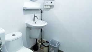 Unclassified image, 3 of 6, button - Warm Urban Studio with modern design (Iloilo City)
