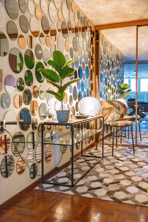 المنشأة من الداخل