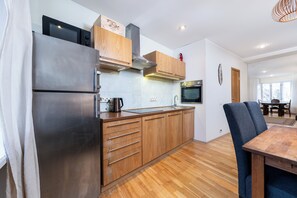 Private kitchen - 5 min from Port / free private parking / 1BR (Tallinn)