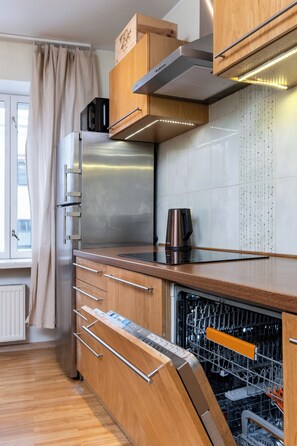 Private kitchen - 5 min from Port / free private parking / 1BR (Tallinn)