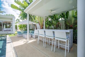 Outdoor dining - Stylish 3BR Pool Villa, Bang Tao + Airport Shuttle (Choeng Thale)