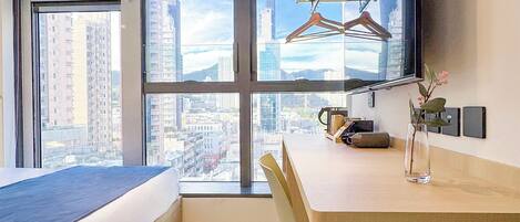 Habitación doble superior, vista a la ciudad | Escritorio, espacio para trabajar con laptop y wifi gratis