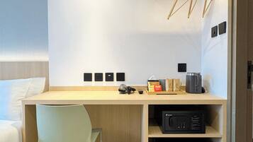 Doppia Superior, vista città | Una scrivania, postazione laptop, Wi-Fi gratuito