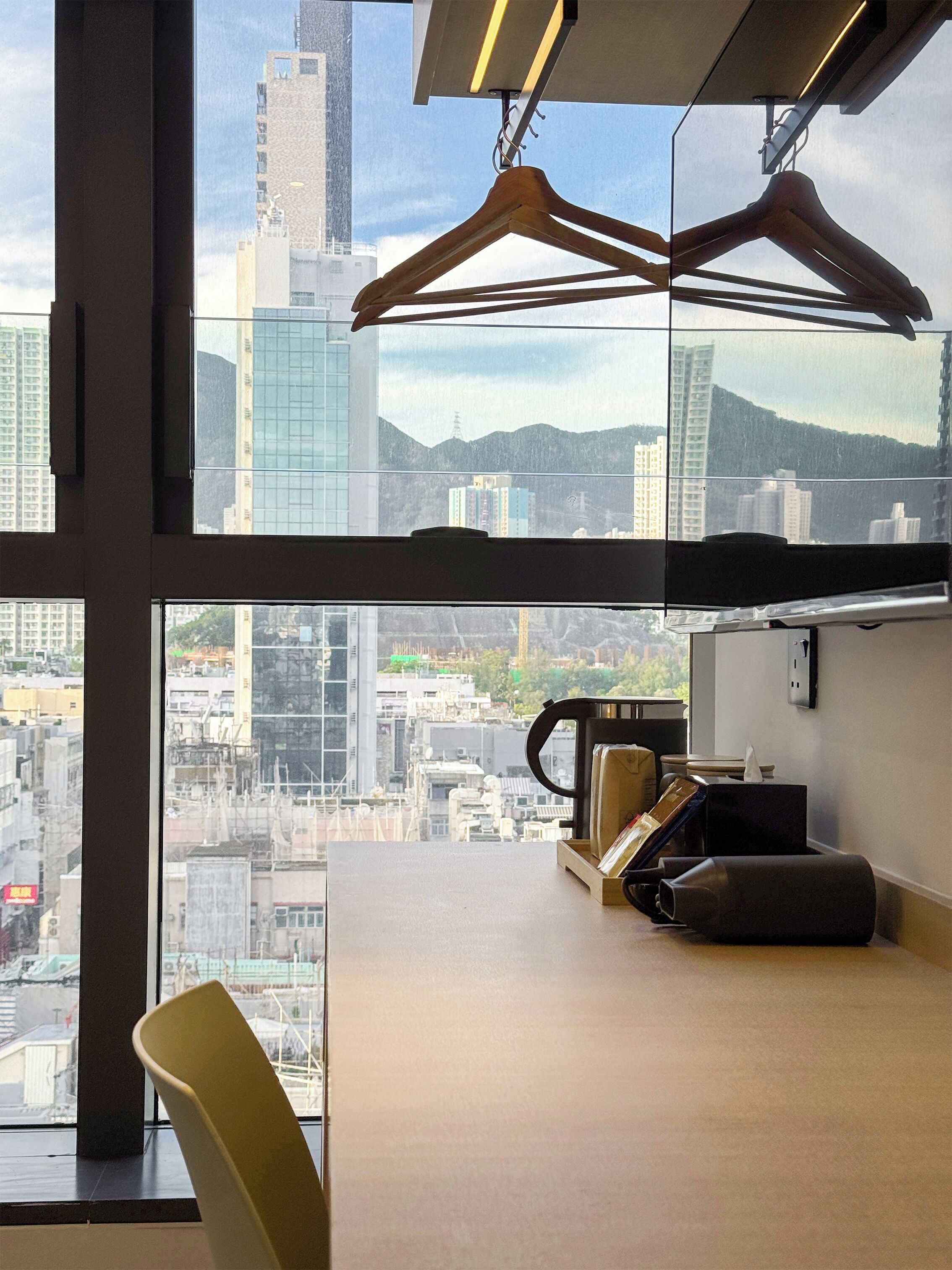 Superior Double Room, City View | Meja, ruang kerja komputer riba, Wi-fi percuma 