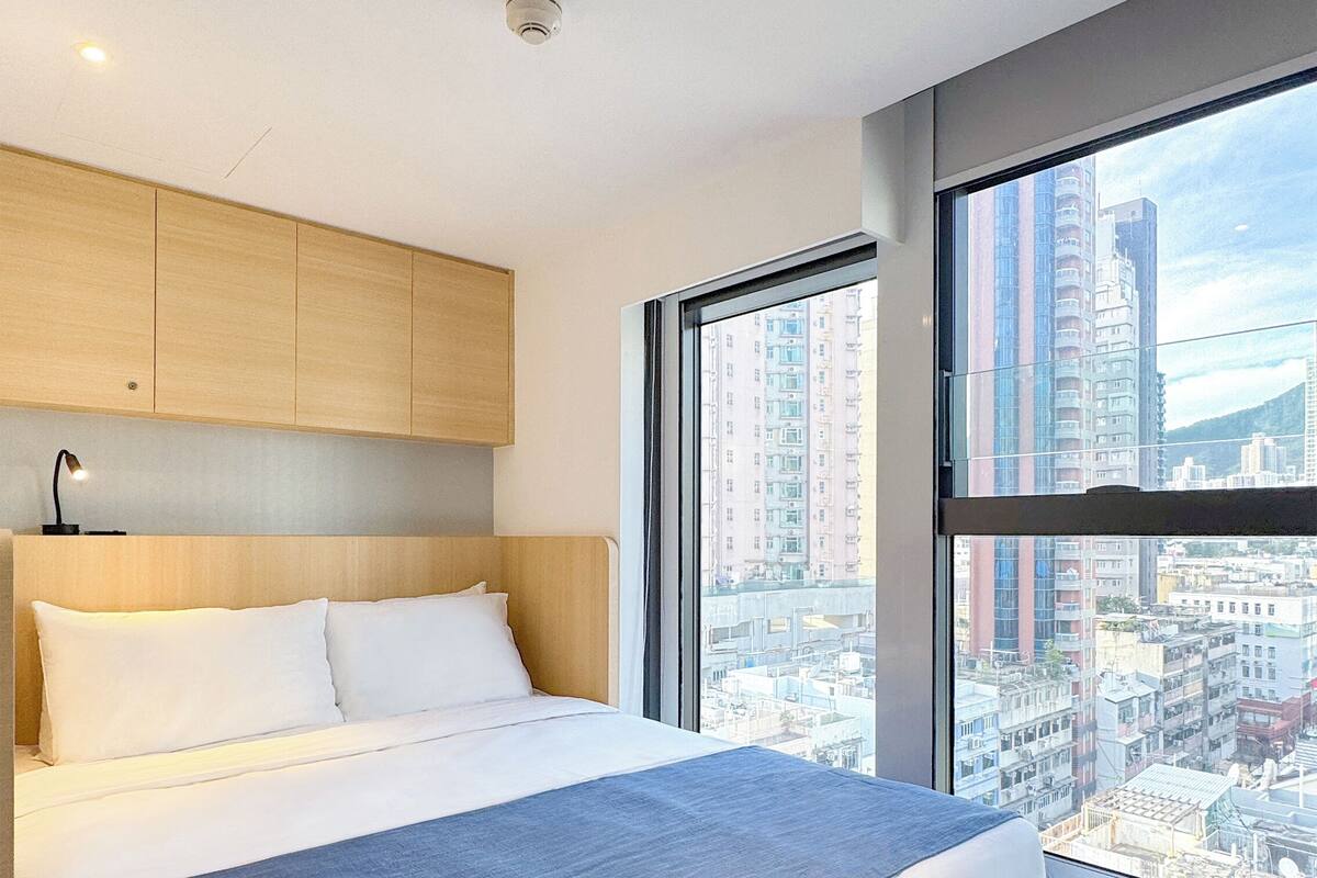 Superior Double Room, City View | Desk, laptop workspace, WiFi (free), bed sheets
