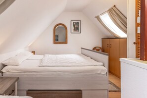 1 bedroom, WiFi - 50045 Strandläufer - Apartment "Strandläufer": Charming maisonette impresses with (Wittmund)