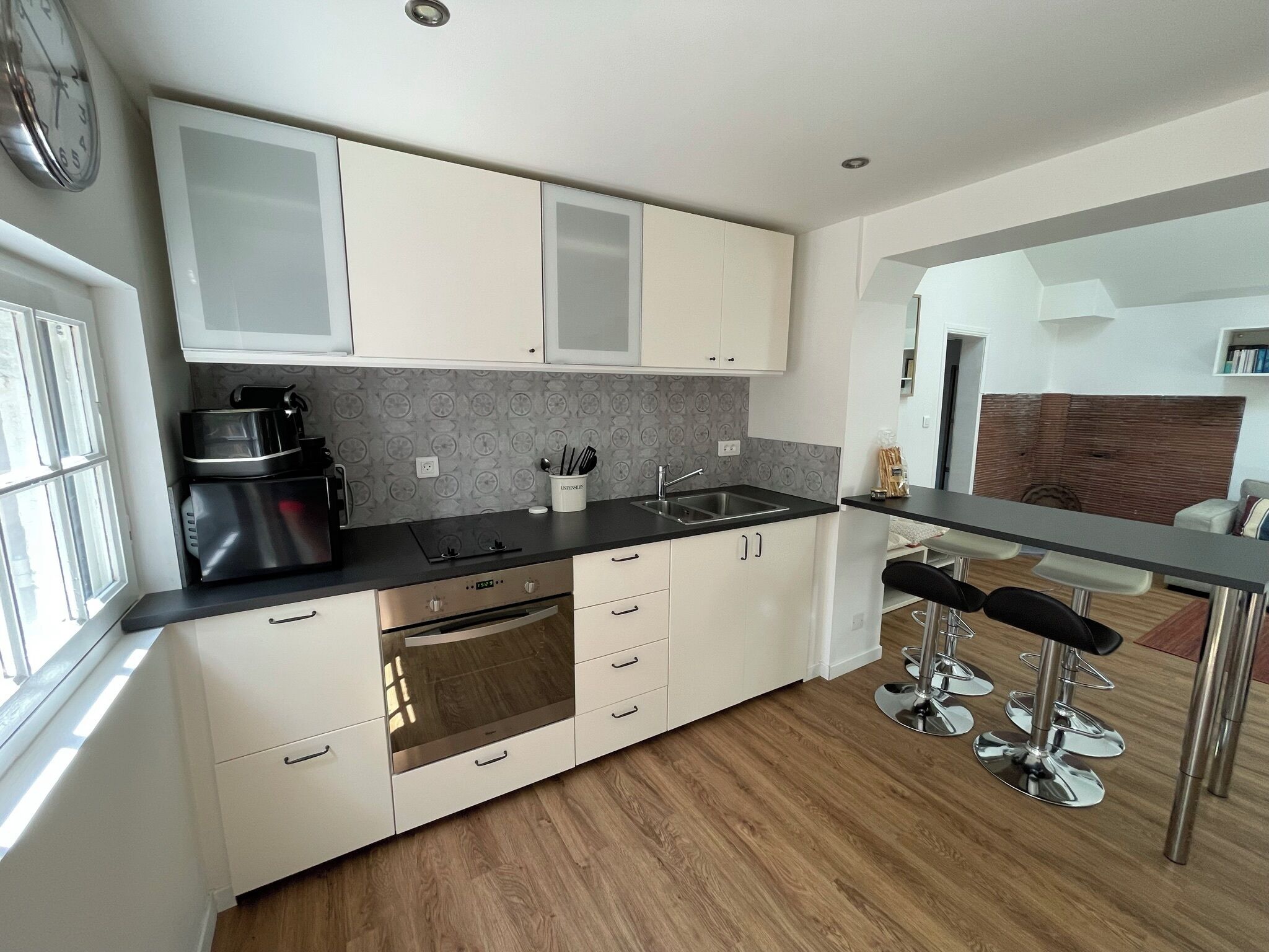 Micro-ondes, four, plaque de cuisson