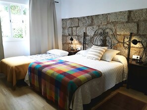 2 chambres, fer et planche à repasser, lit parapluie, Wi-Fi gratuit