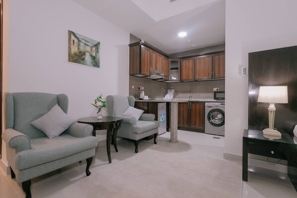 Imagen sin descripción, 1 de 6, botón