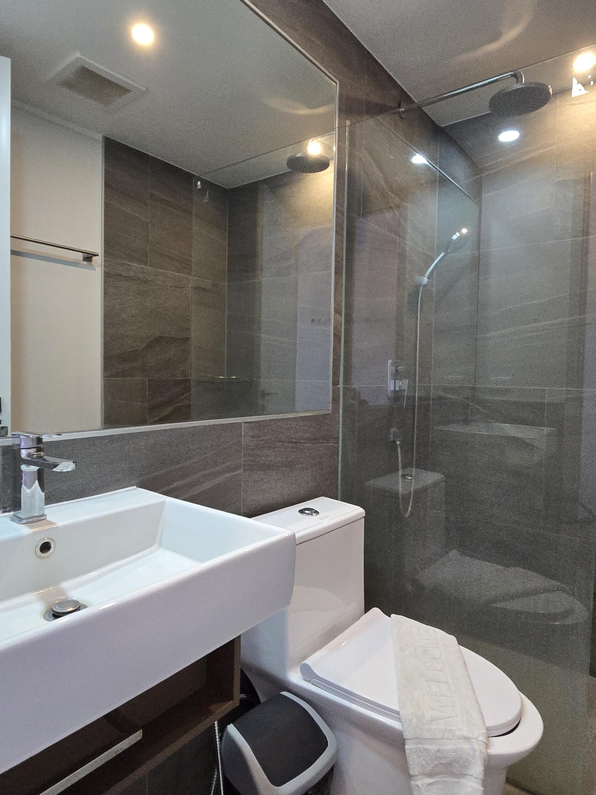 Apartment, Balcony | Bathroom