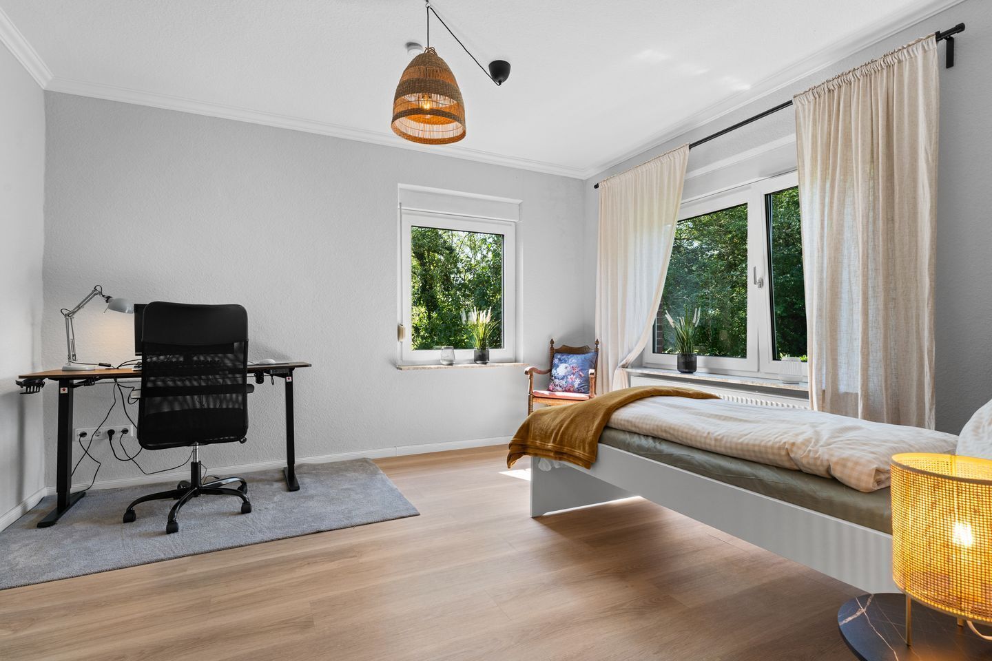 3 slaapkamers, een bureau, een strijkplank/strijkijzer, wifi