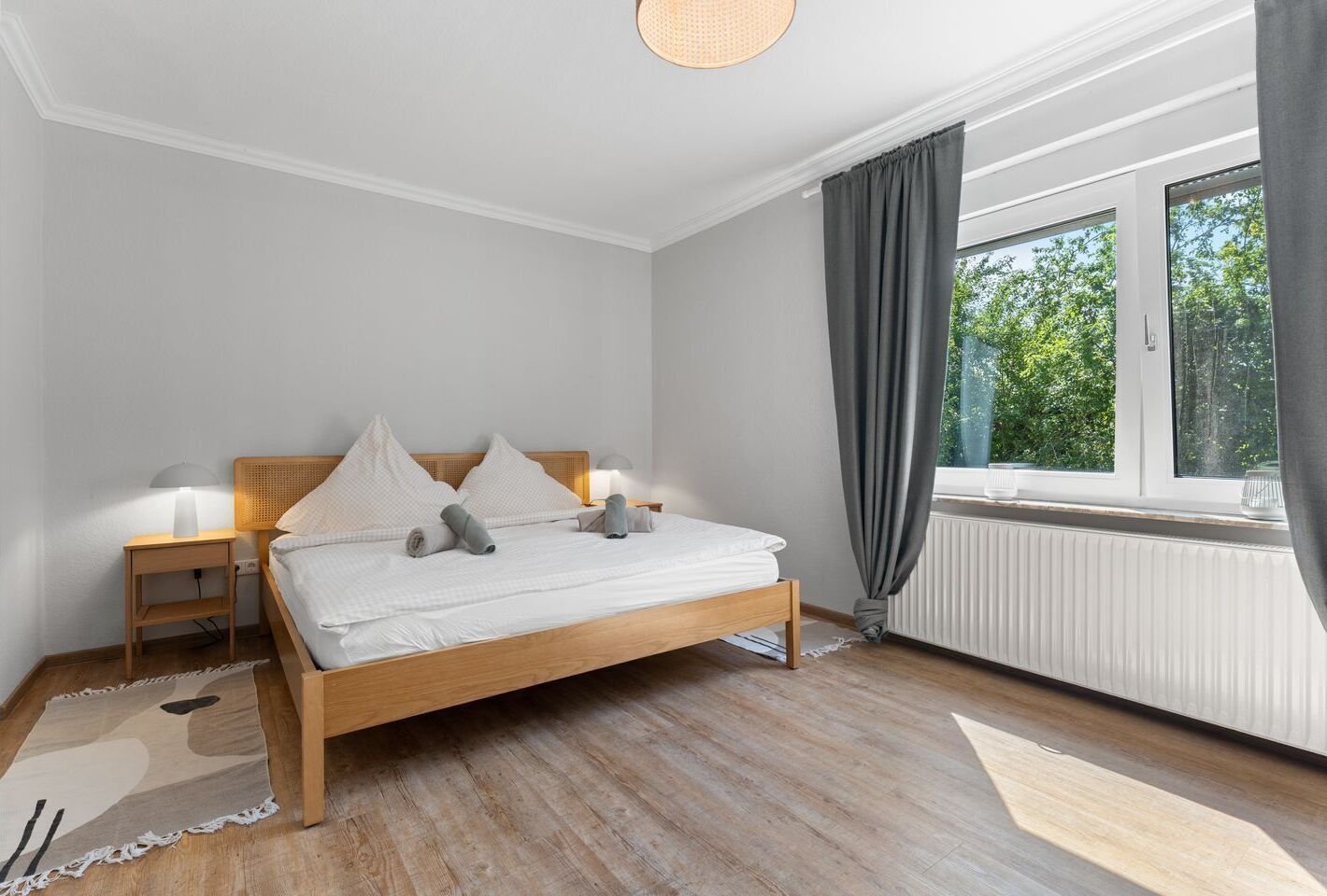 3 Schlafzimmer, Schreibtisch, Bügeleisen/Bügelbrett, WLAN