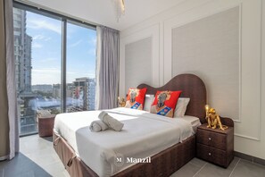 Luxury Apartment, Balcony, City View - Manzil - Stylish 1BR with Pool and Gym  (Dubai)