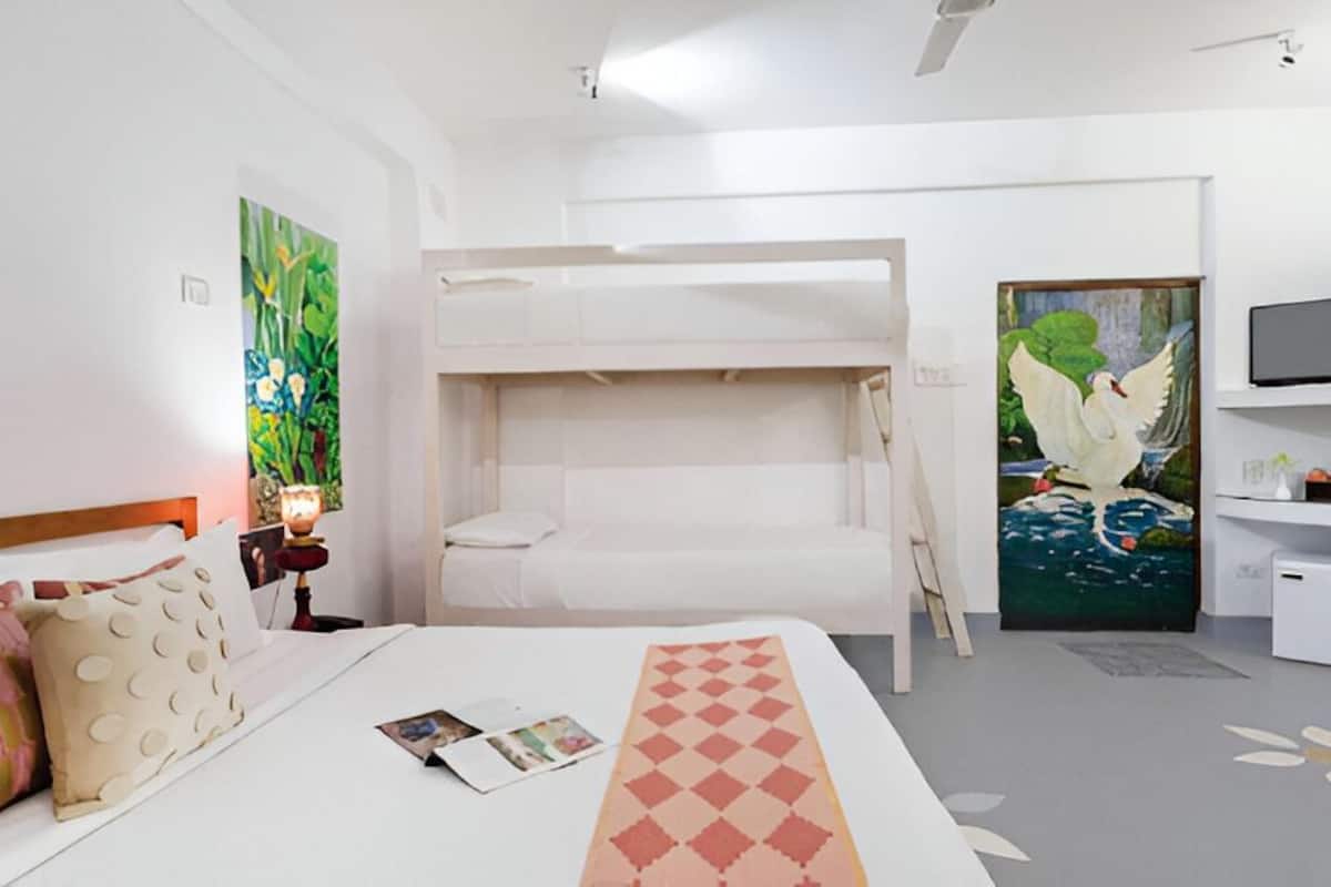 Habitación doble superior, balcón, vista a la montaña | Wifi gratis