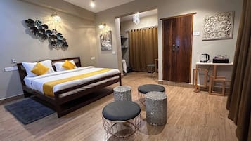 Quarto casal superior, sacada, vista para a montanha | Wi-Fi de cortesia