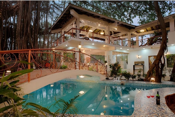 Fachada de la propiedad