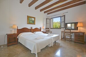 6 habitaciones, tabla de planchar con plancha y wifi gratis 