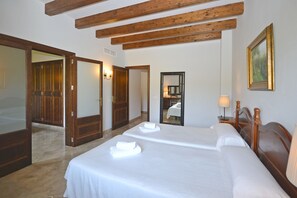 6 chambres, fer et planche à repasser, Wi-Fi gratuit, draps fournis