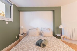 2 chambres, fer et planche à repasser, Wi-Fi, draps fournis