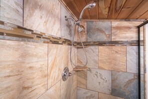 Dusche, Whirlpool, Haartrockner
