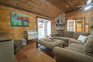 Smart TV, fireplace, books, offices