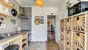 Full-sized fridge, microwave, oven, stovetop - Ocean House Ericeira (Mafra)