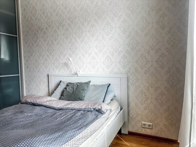 Spacious / central / fully equipped / buses nearby